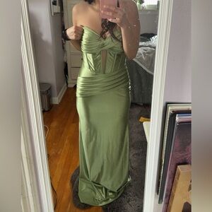 Elegant Green Strapless Prom Dress